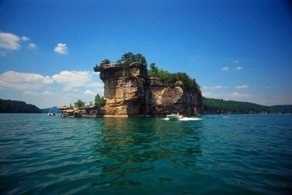 Theatrical Lake Days (For&nbsp;Dayz)